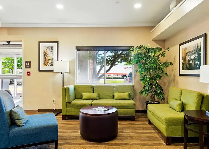 Comfort South - Woodland Hills Inn