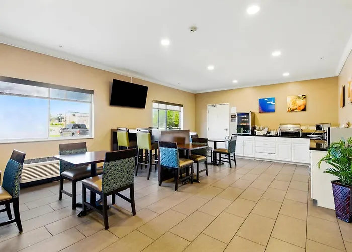 Inn Comfort South - Woodland Hills 3*