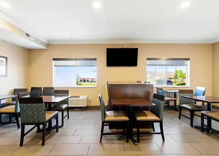 Comfort South - Woodland Hills 3*