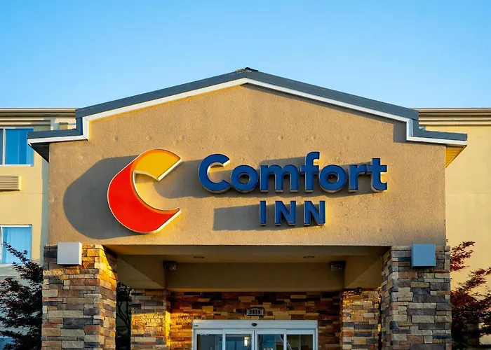 Comfort South - Woodland Hills Inn Tulsa