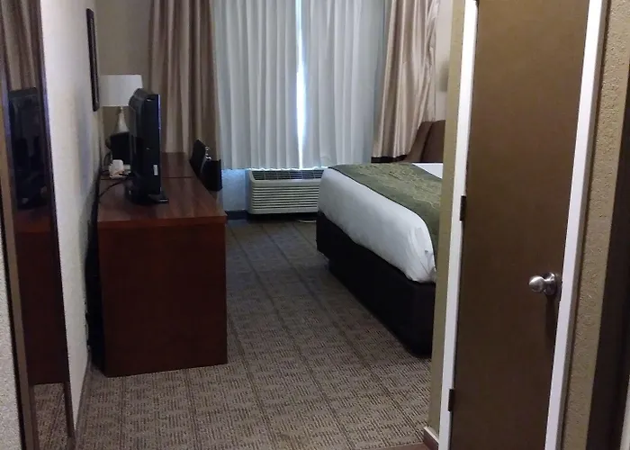 Inn Comfort South - Woodland Hills 3*
