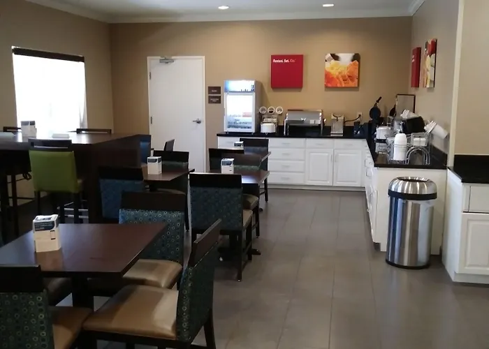 Comfort South - Woodland Hills Inn