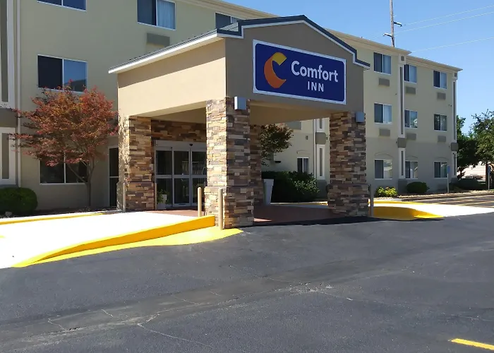Comfort South - Woodland Hills Inn Tulsa