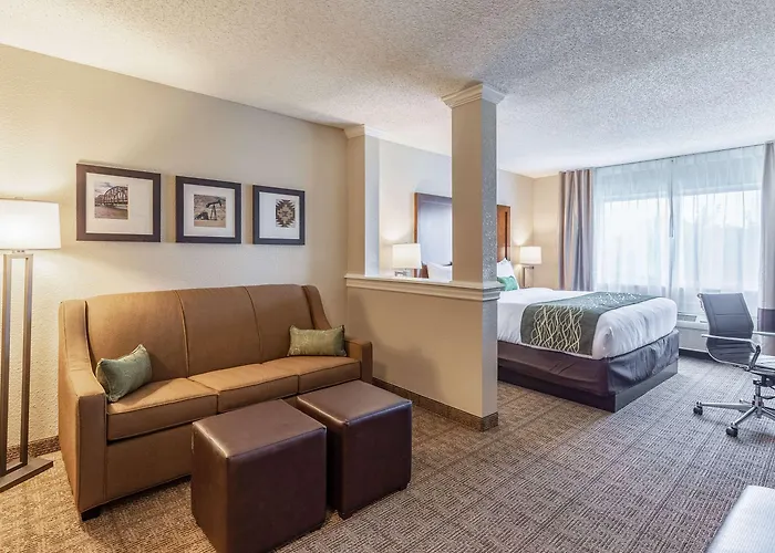 Comfort South - Woodland Hills Inn