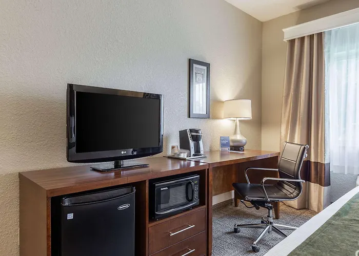 Inn Comfort South - Woodland Hills 3*