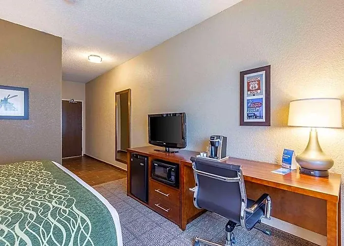 Comfort South - Woodland Hills Inn 3*